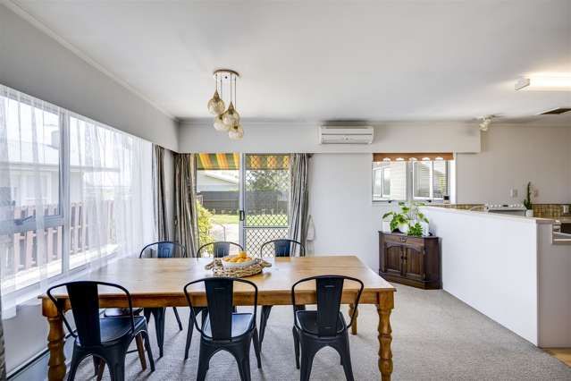 81 Riverbend Road Onekawa_3