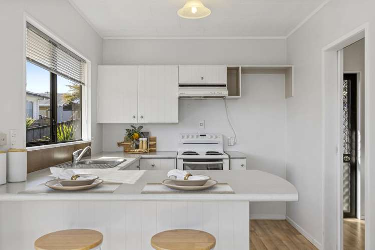 2/10 Koha Road Town Centre_6