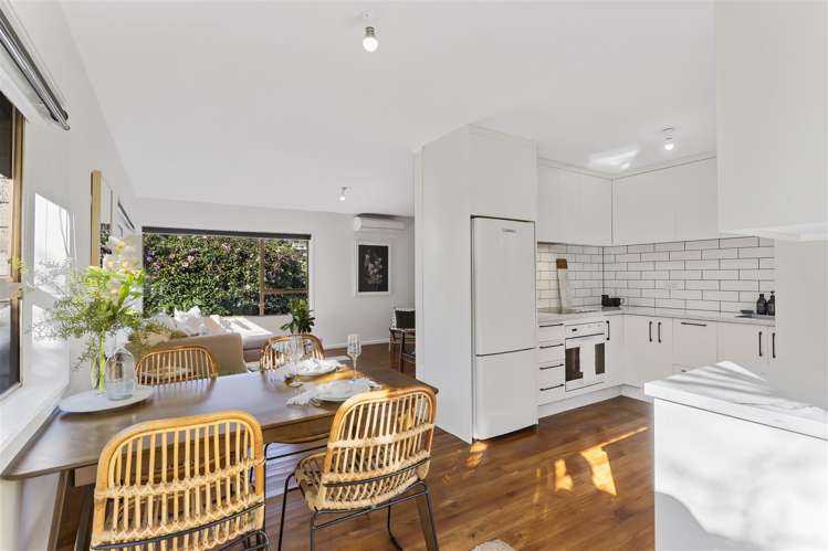 2/25 Mannering Place Hillcrest_7