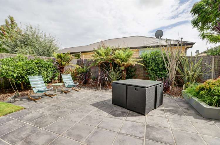 8 Ashington Grove Huntington_16