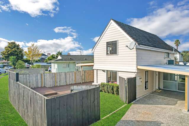 1/33 Challen Close Conifer Grove_2