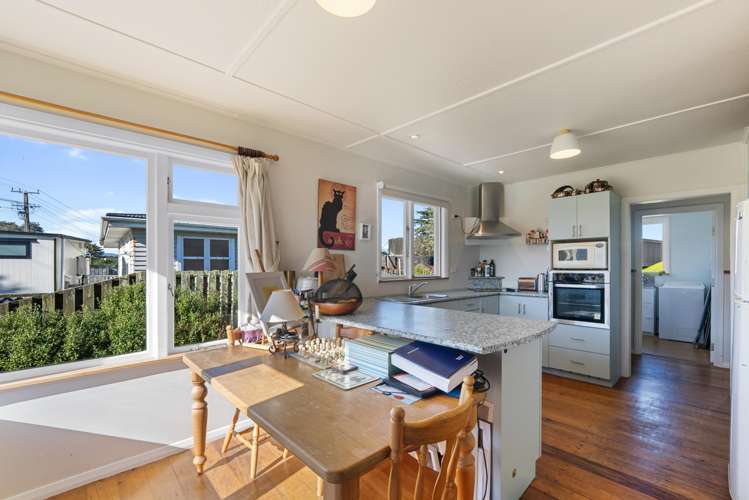 555 Waitarere Beach Road Waitarere Beach_11