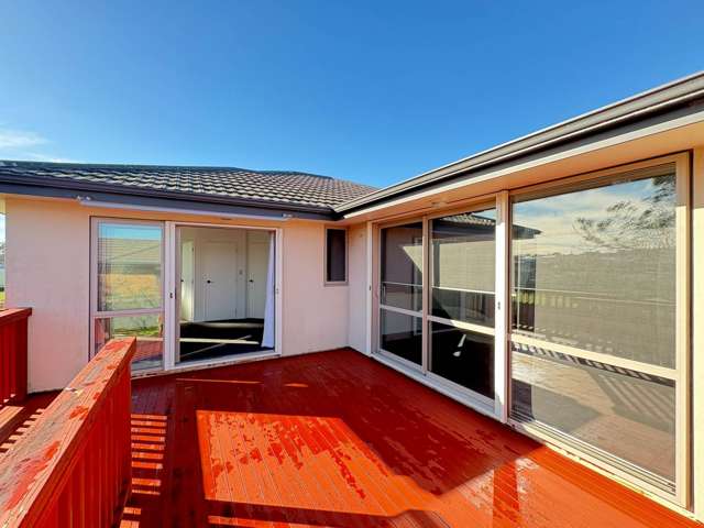 87 Tiriwa Drive Massey_1