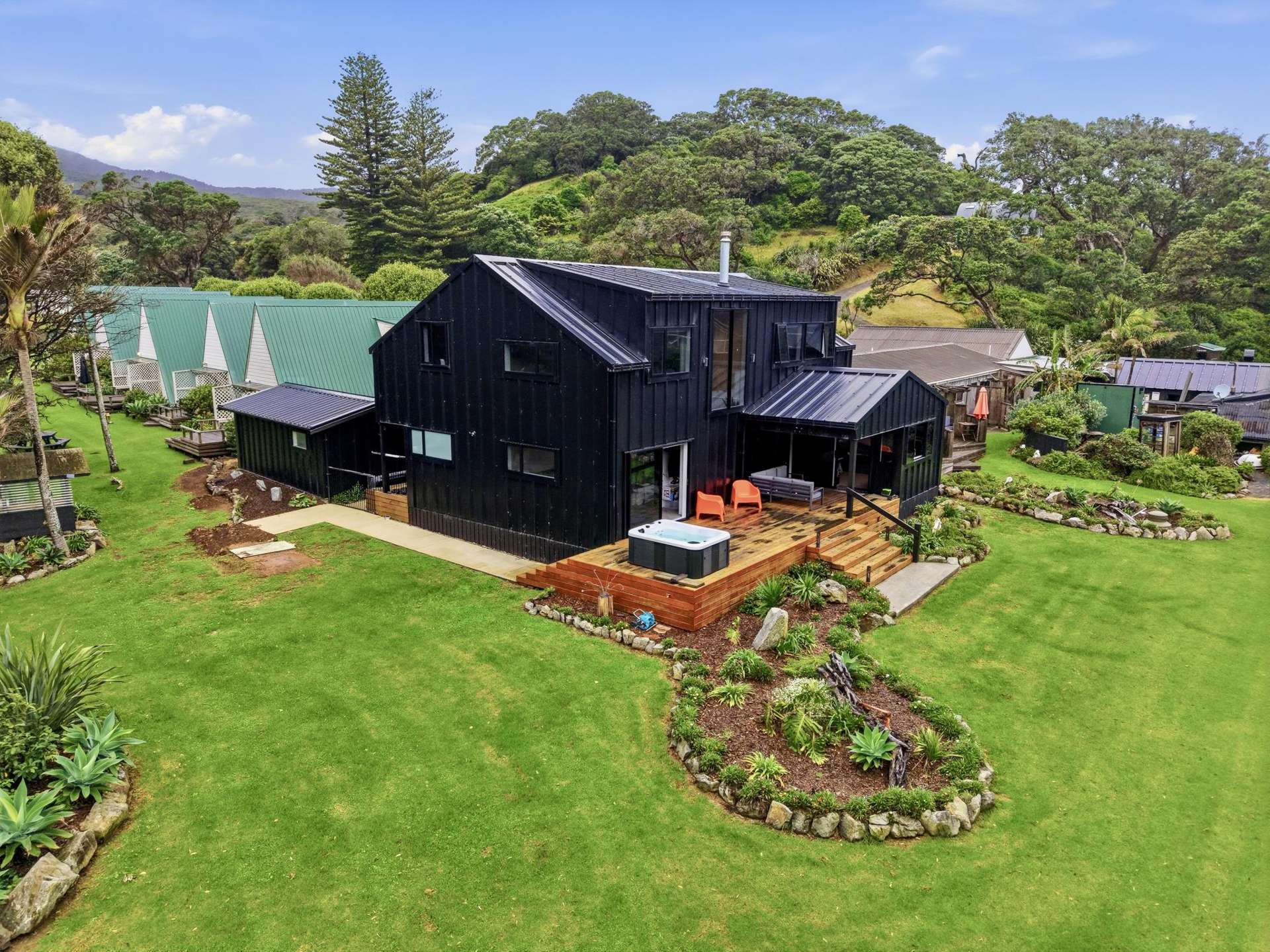 5 and 11 Mulberry Grove Road Great Barrier Island_0