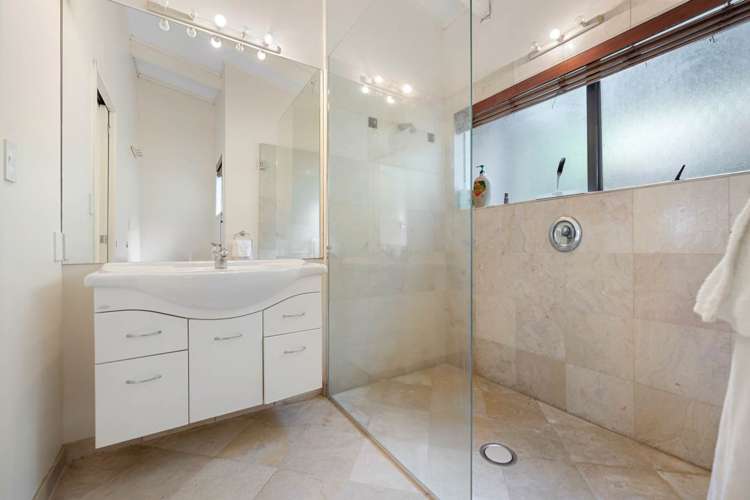 86 Hattaway Avenue Bucklands Beach_15