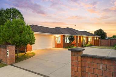 115 Barrington Drive_1