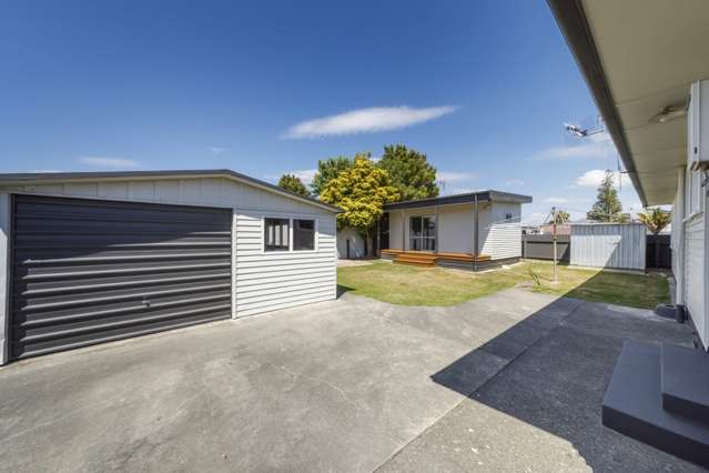 6 Lockhart Avenue Milson_2