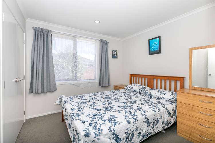 11 Cabourne Drive Glenview_9