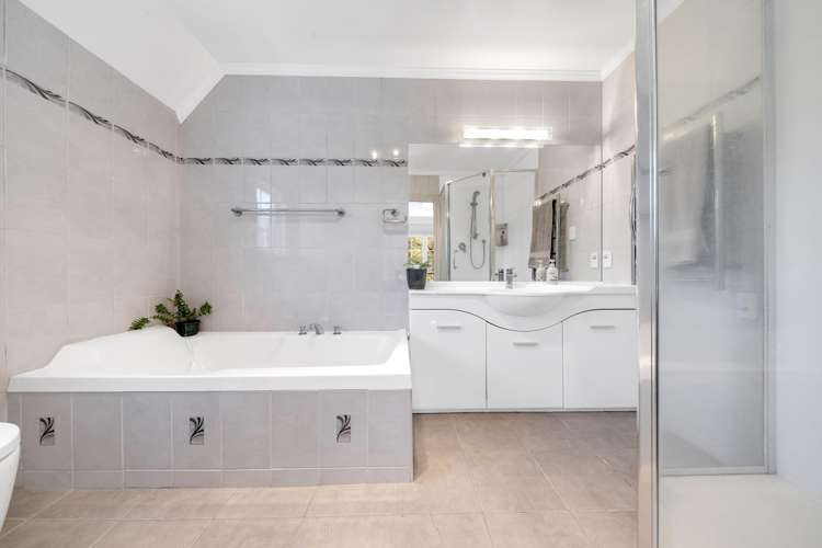 27 Charles Dickens Drive Mellons Bay_19