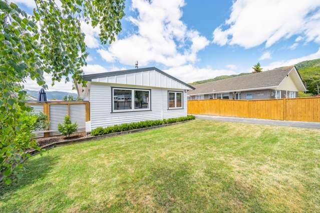 8 Parkway Wainuiomata_2