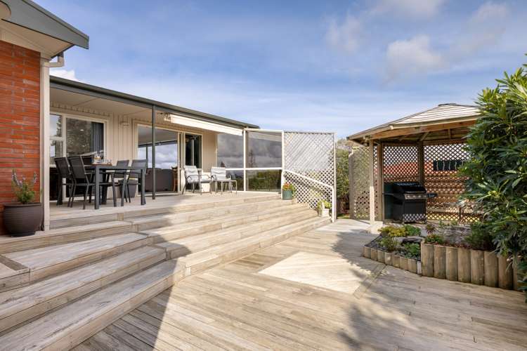 15 Warwick Place Brookfield_19