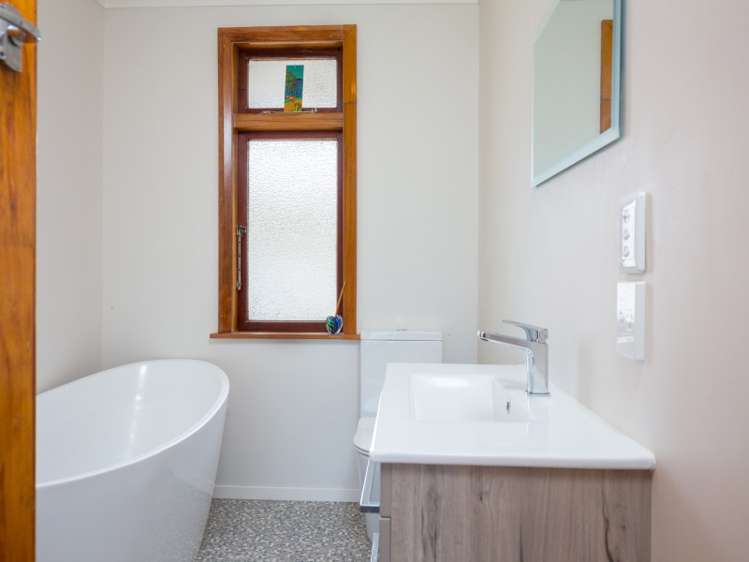 59 New Renwick Road Burleigh_5