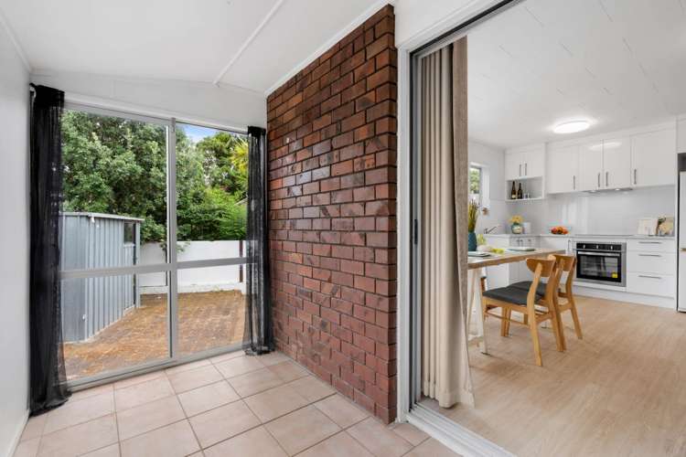 2/40 Blacklock Avenue Henderson_15