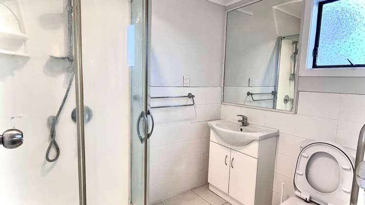 8 Idesia Place Totara Heights_12