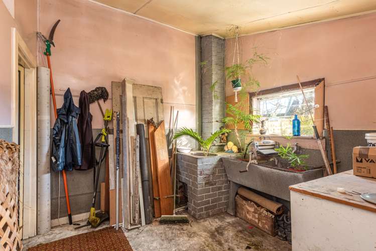 664 Avonside Drive Avonside_16