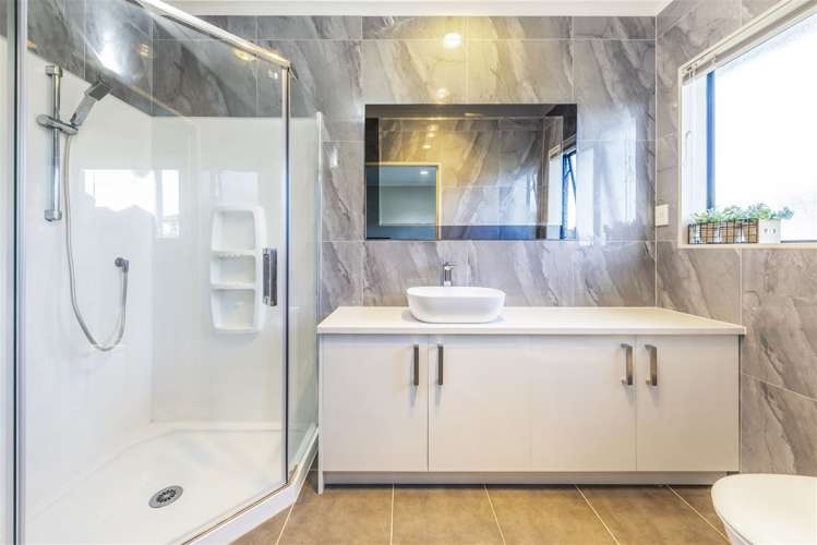 18 Aberdeen Crescent Wattle Downs_11