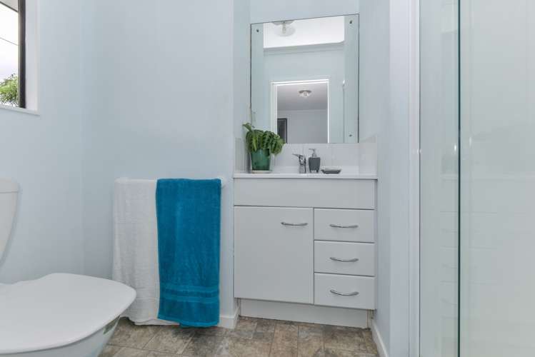 77 Pooks Road Ranui_13