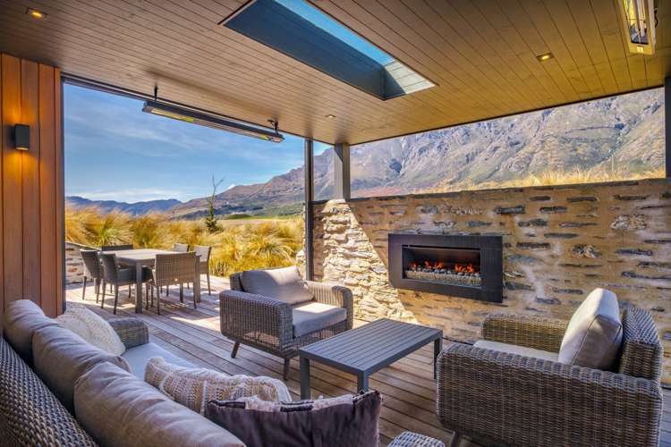 22 Falconer Rise Jacks Point_7