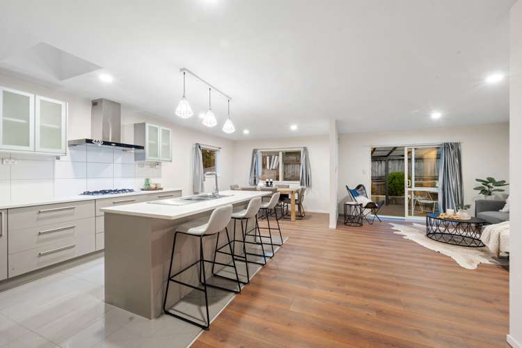 23d Lexington Drive Botany Downs_6