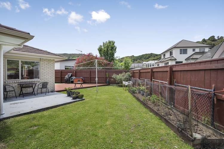 8 Sun Valley Way Wainuiomata_18