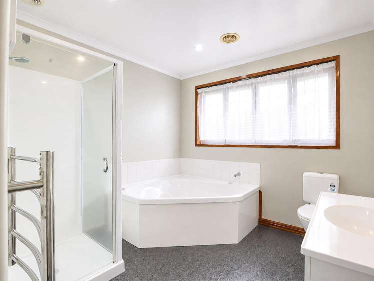 31 St James Drive Huntington_19