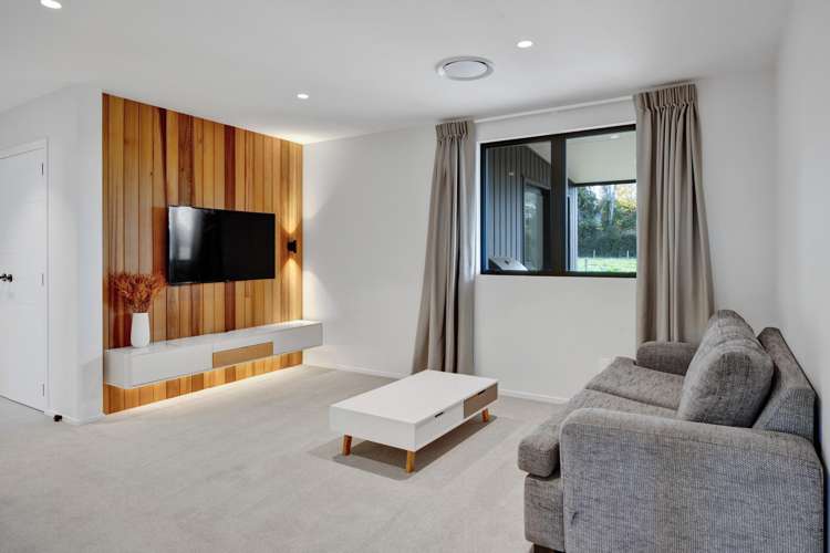 66 Flint Road West Stratford_21