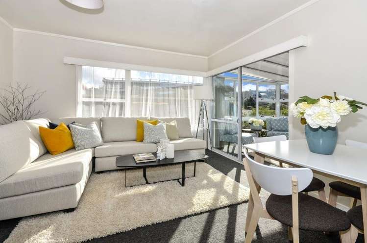 2/12 Downing Street Glenfield_3