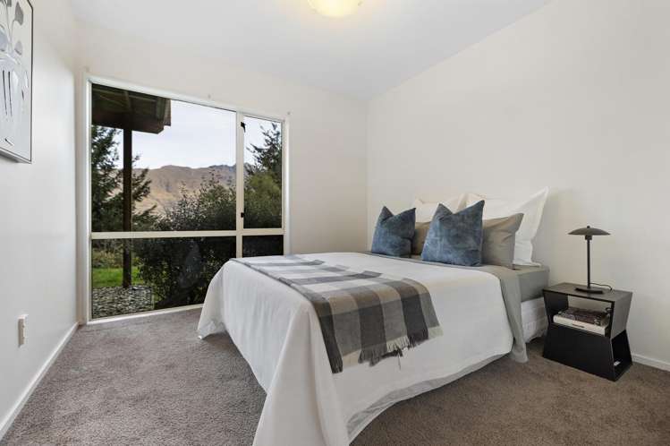 2a Bird Place Fernhill/Sunshine Bay_15
