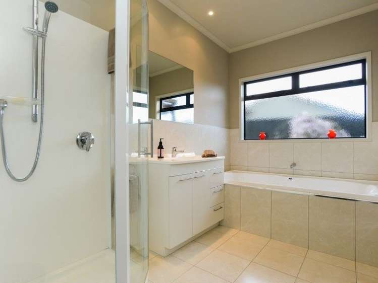 9 Palliser Place Poraiti_4