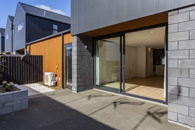 2/58 Waltham Road Sydenham_9