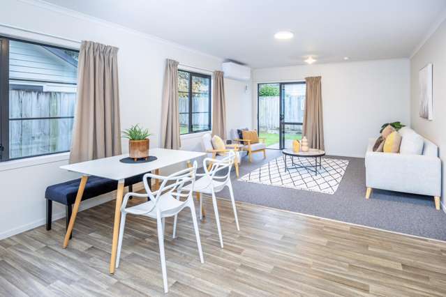 HOME OR INVESTMENT - HAMILTON EAST !