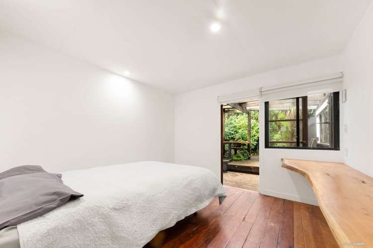 9 Rayner Road Piha_8