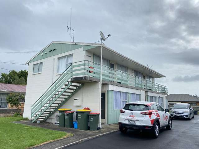 Tidy Upstairs One Bedroom in Hamilton East - Close to Uni