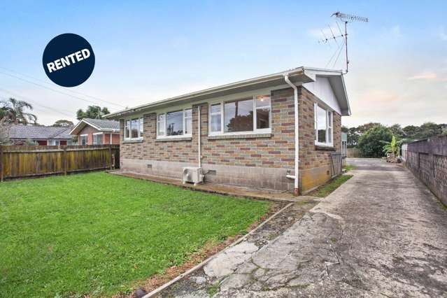 Spacious, Practical Living in a Prime Remuera Location - Pets Welcome