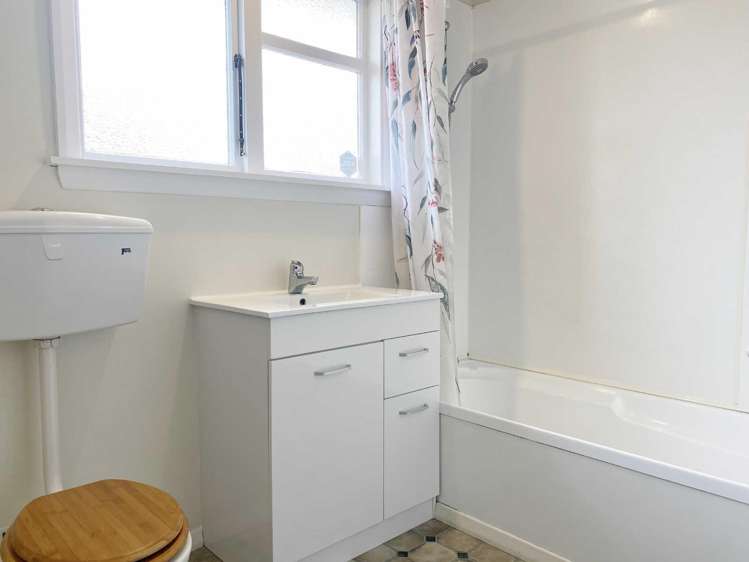 290 Waterloo Road Hornby_13