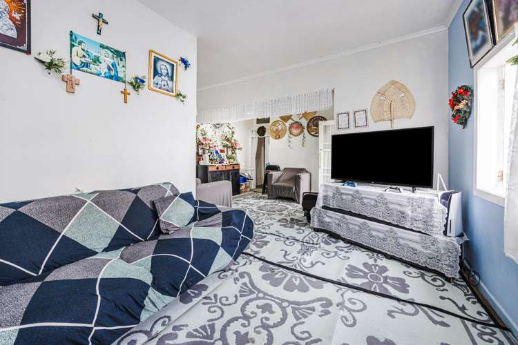 319 Massey Road Mangere East_9