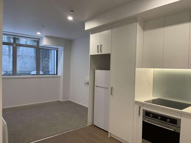 103/26 Waring Taylor Street 1372_3