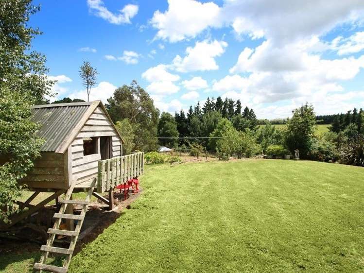 127 Kahuterawa Road Linton_27