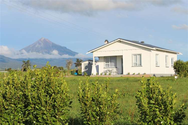 7506 South Road Okato_8