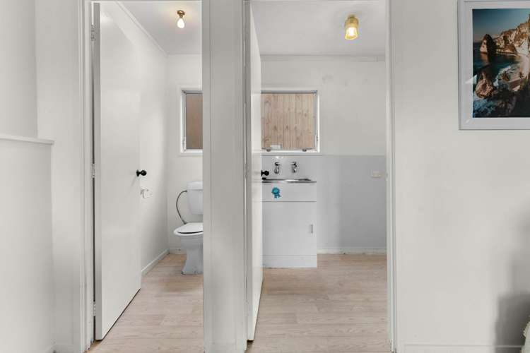 5 Montague Place Onerahi_21