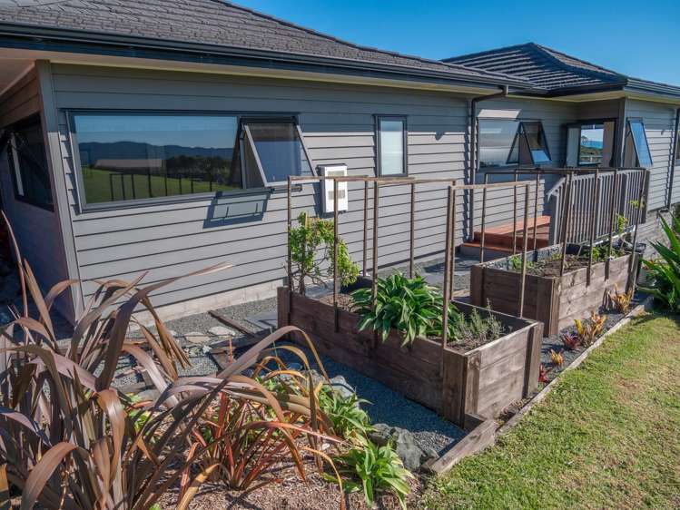 37 Dudley Crescent Cable Bay_26