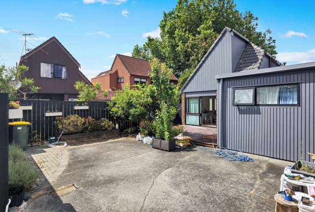 46 Springwood Place Mount Eden_1