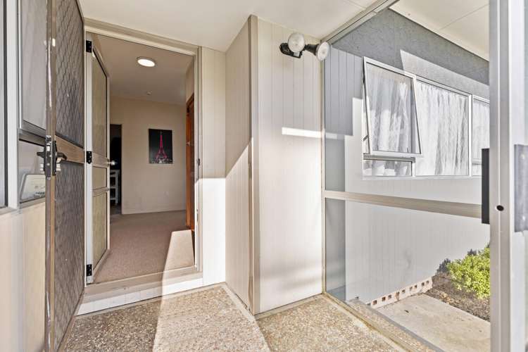 8 Glasgow Street Takaro_9