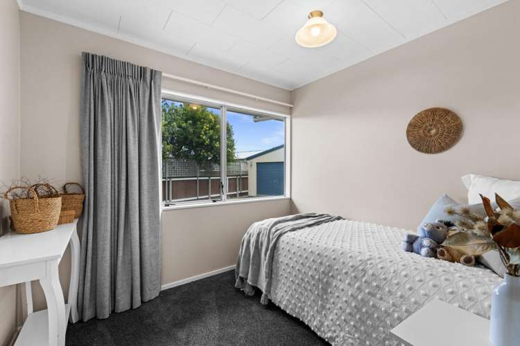 10 Sutton Avenue Clive_12