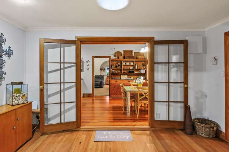 741 River Road Chartwell_12