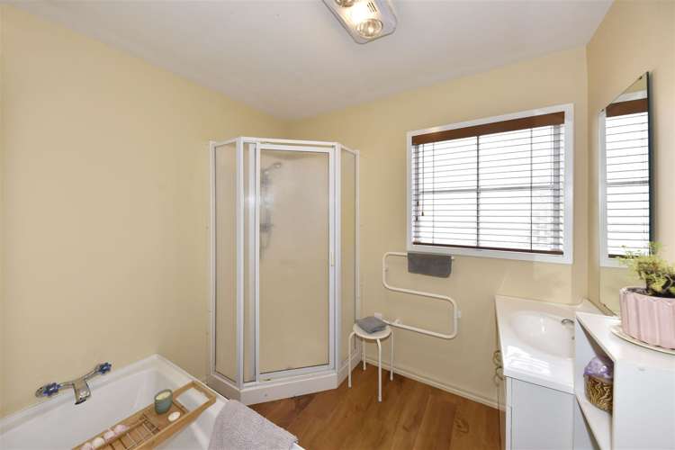 27 Yellowstone Crescent Burwood_7