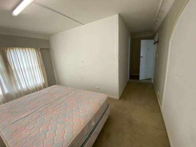 ROOM 2/225 Saint George Street 10695_1