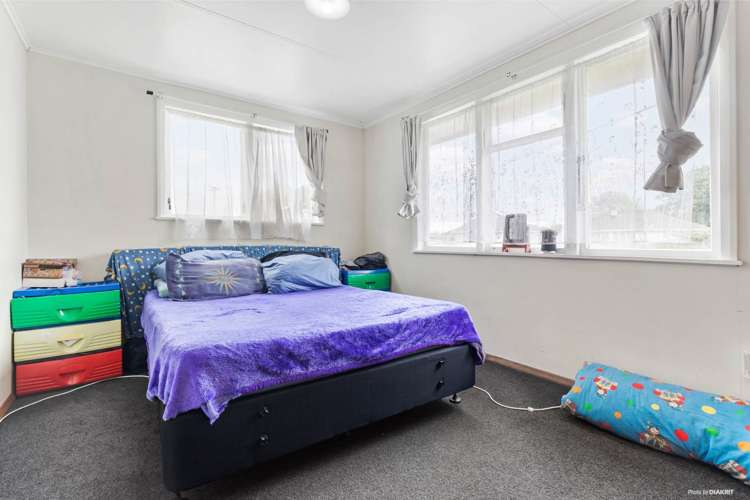 5 Harwood Crescent Otara_17