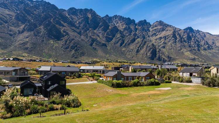 33 Cunninghams Drive Jacks Point_9