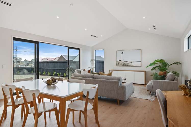 25 Guinevere Drive Lincoln_6